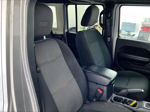 Used 2018 Jeep Wrangler Unlimited Sport S image 10