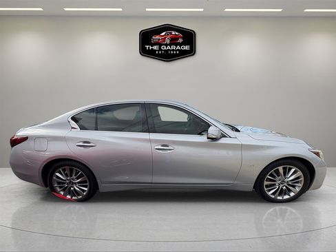 Used 2018 INFINITI Q50 Luxe w/ Essential Package (3.0T Luxe) image 9