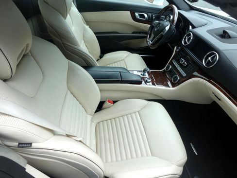 Used 2014 Mercedes-Benz SL 550 w/ Sport Wheel Package image 14