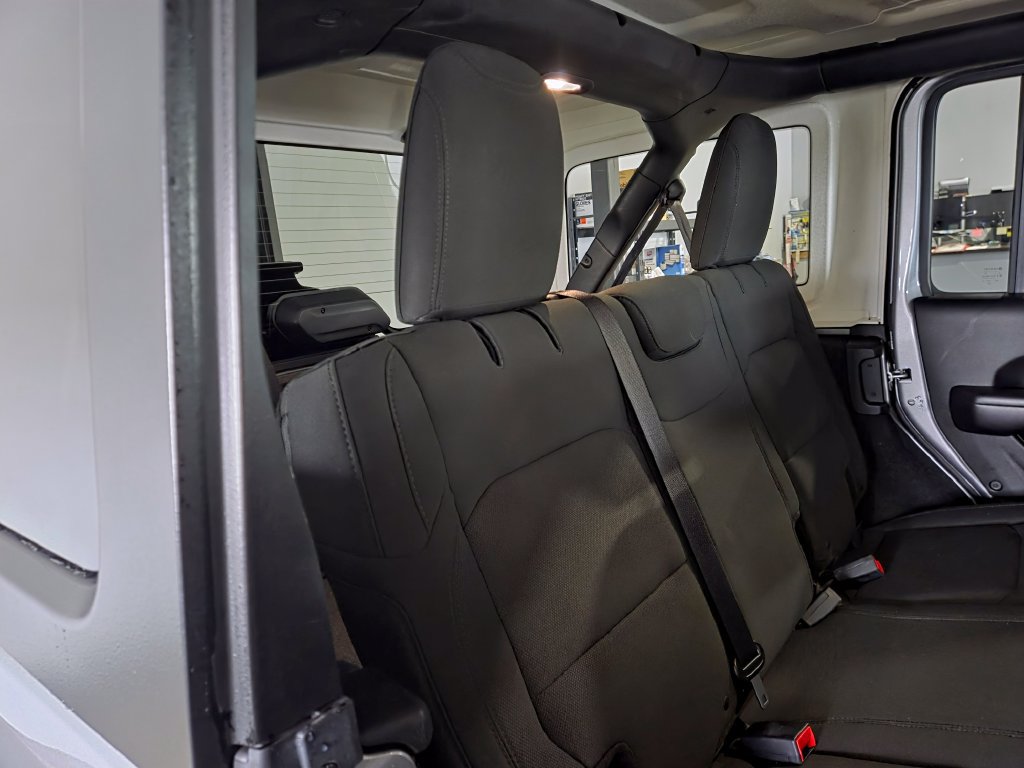Used 2018 Jeep Wrangler Unlimited Sport AWD/4WD image 19