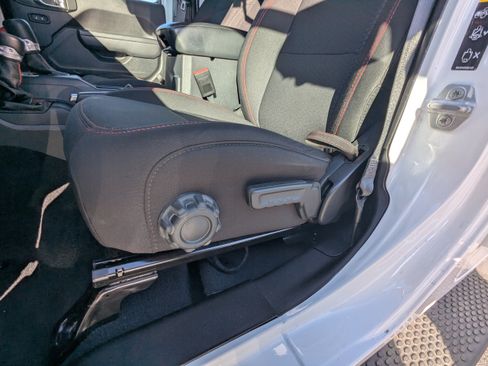 Used 2022 Jeep Wrangler Unlimited Rubicon w/ LED Lighting Group image 17