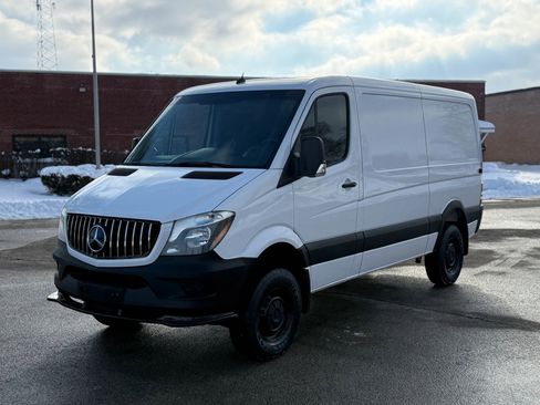 Used 2017 Mercedes-Benz Sprinter 2500 w/ Workspace Access Package image 3