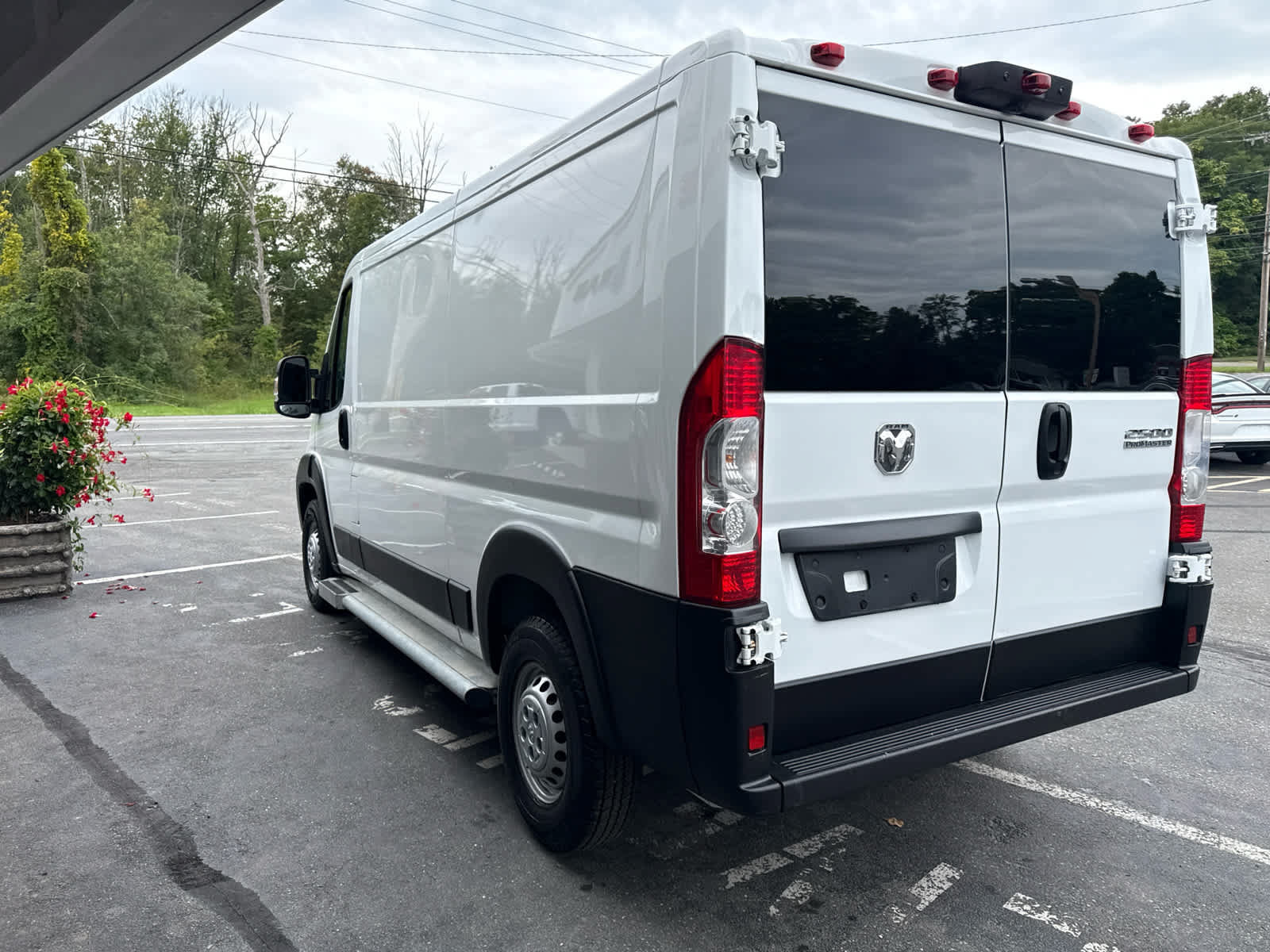Used 2025 RAM ProMaster 2500 w/ U-Haul Equipment Group FWD image 6