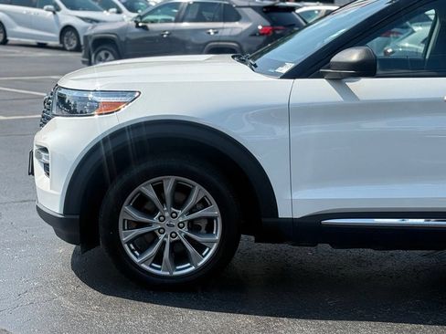 Used 2023 Ford Explorer XLT w/ Equipment Group 202A AWD/4WD image 2