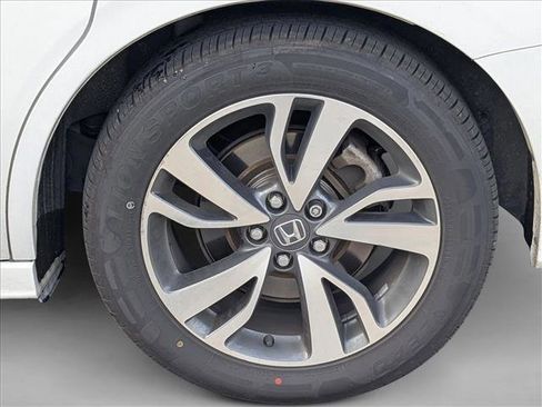 Used 2023 Honda Odyssey Touring image 4