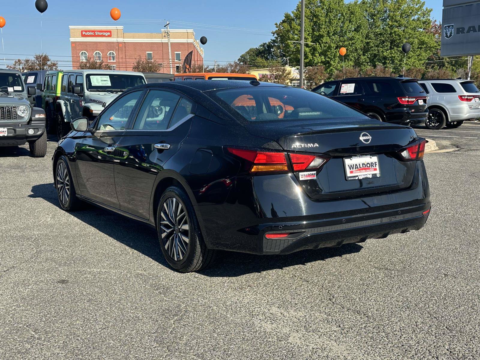 Used 2024 Nissan Altima 2.5 SV FWD image 5