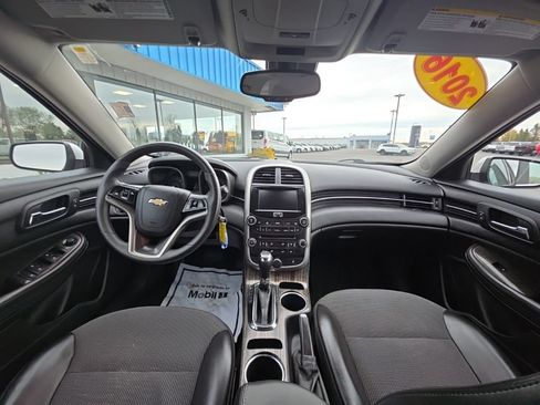 Used 2016 Chevrolet Malibu LT FWD image 15