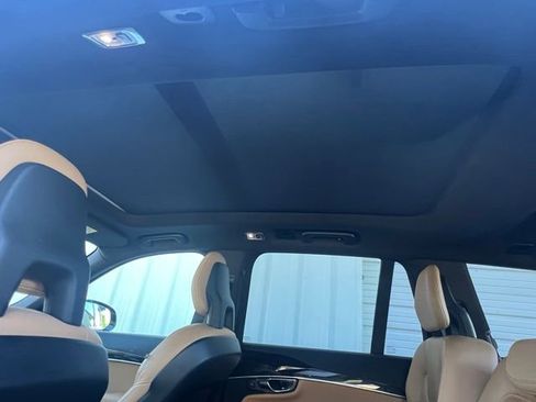 Used 2018 Volvo XC90 T6 Momentum w/ Convenience Package AWD/4WD image 8