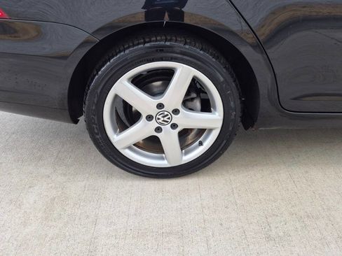 Used 2009 Volkswagen Jetta SEL image 25