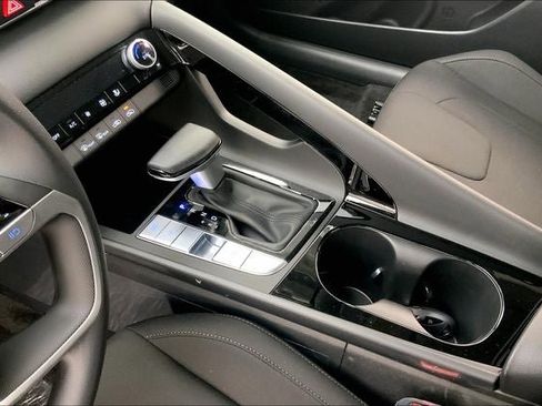 Used 2025 Hyundai Elantra Blue image 9