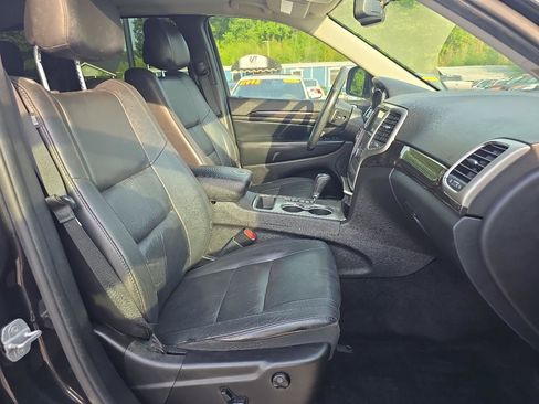 Used 2013 Jeep Grand Cherokee Laredo RWD image 13
