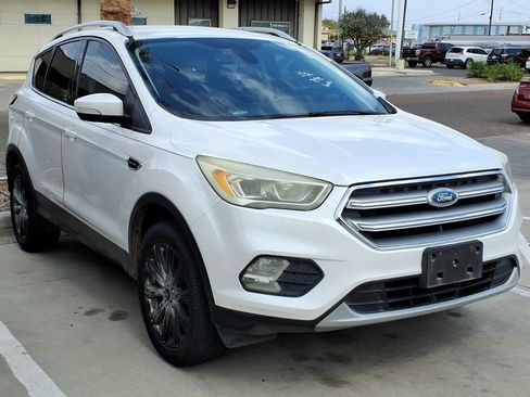 Used 2017 Ford Escape Titanium image 1