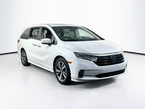Used 2023 Honda Odyssey Touring image 3