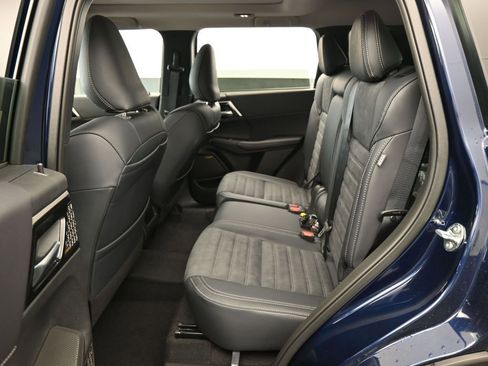 New 2026 Mitsubishi Outlander SE image 29