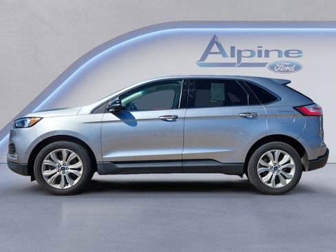 Used 2022 Ford Edge Titanium image 2