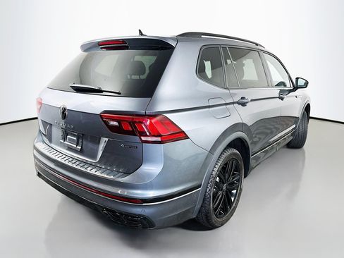 Certified 2022 Volkswagen Tiguan SE R-Line AWD/4WD image 7