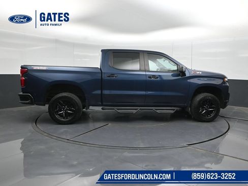 Used 2021 Chevrolet Silverado 1500 LT Trail Boss w/ Convenience Package II AWD/4WD image 3