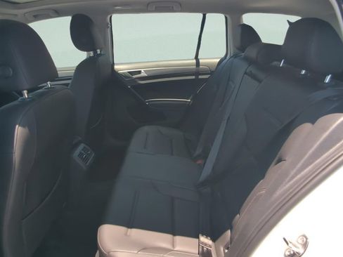 Used 2019 Volkswagen Golf SE FWD image 8