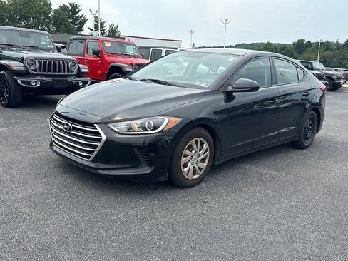 Used 2018 Hyundai Elantra SE w/ SE Connectivity Package 04 FWD image 3