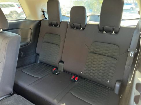 Used 2025 Nissan Pathfinder SV image 30