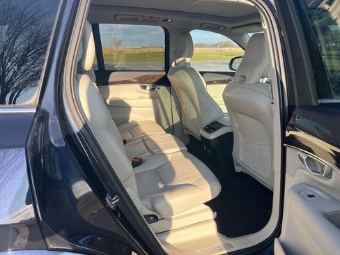 Used 2019 Volvo XC90 T6 Momentum w/ Advanced Package image 24