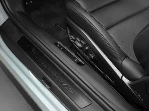 Used 2025 Porsche 911 Targa 4 GTS image 44