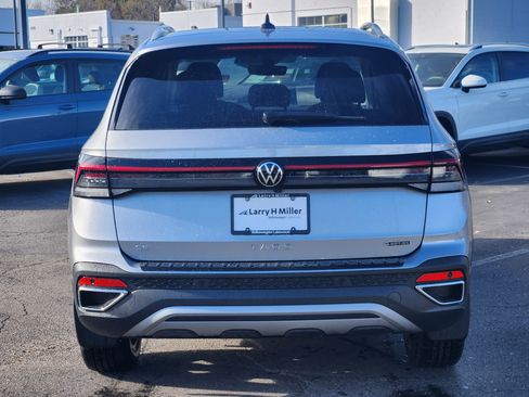 New 2025 Volkswagen Taos SE AWD/4WD image 5