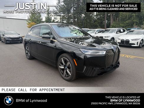 Used 2023 BMW iX xDrive50 w/ Sport Package AWD/4WD image 1