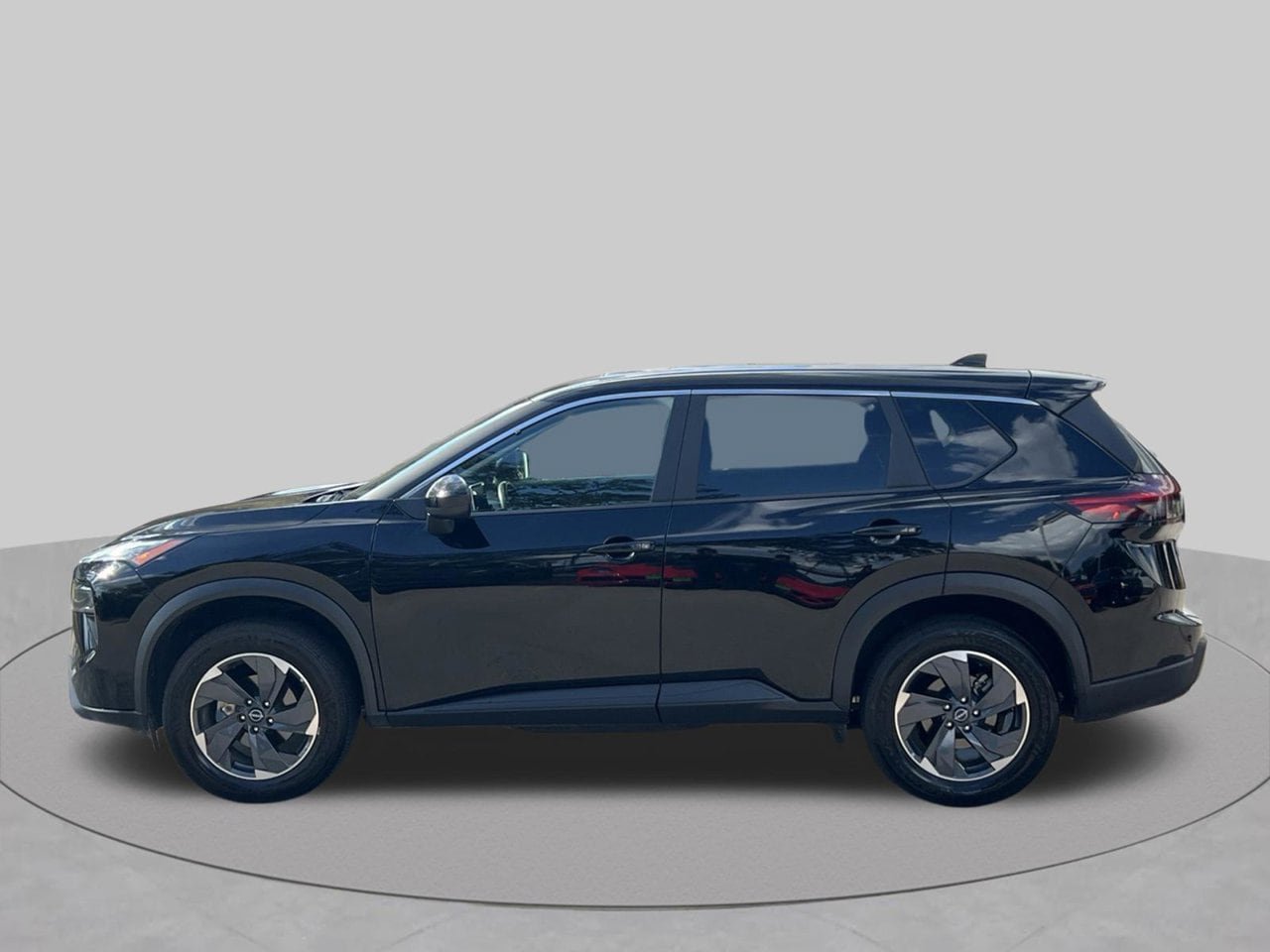 Used 2025 Nissan Rogue SV FWD image 2
