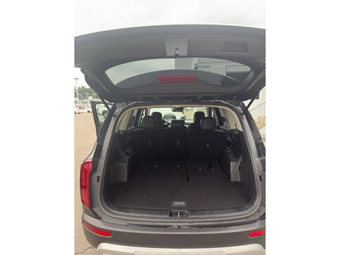 Used 2021 Kia Telluride LX FWD image 10