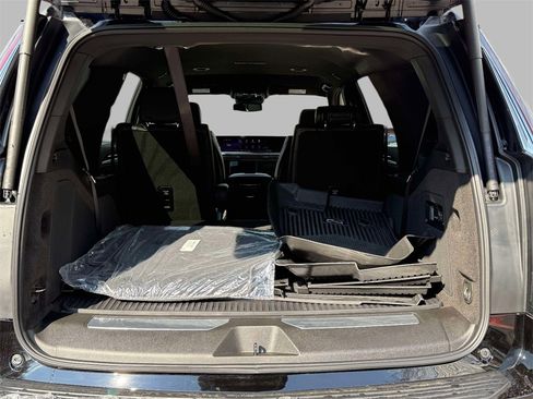 Used 2026 Cadillac Escalade 4WD w/ LPO, Floor Liner Package image 17