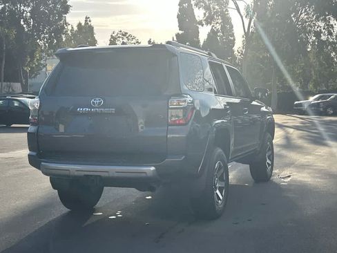 Used 2022 Toyota 4Runner TRD Off-Road Premium w/ Moonroof Package AWD/4WD image 3