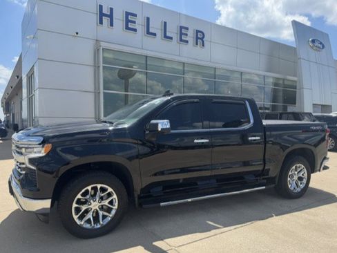 Used 2024 Chevrolet Silverado 1500 LTZ w/ LTZ Convenience Package II AWD/4WD image 3