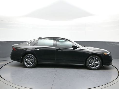 Certified 2023 Honda Accord EX image 5