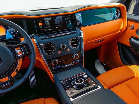 Used 2025 Rolls-Royce Cullinan image 67