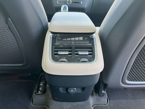 Used 2025 Volvo XC90 B5 Core w/ Protection Package Premier AWD/4WD image 24