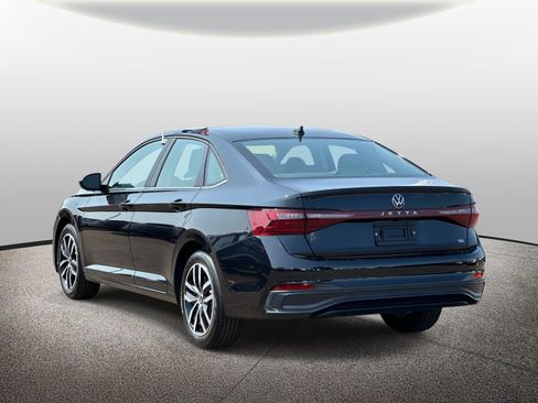 Used 2025 Volkswagen Jetta SE w/ Sunroof Package FWD image 3