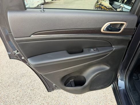 Used 2014 Jeep Grand Cherokee Limited w/ Trailer Tow Group IV RWD image 25