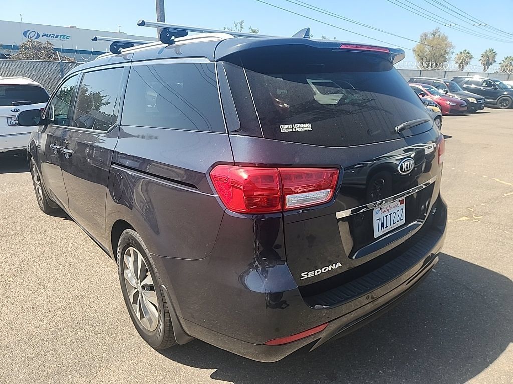 Used 2016 Kia Sedona SX FWD image 11