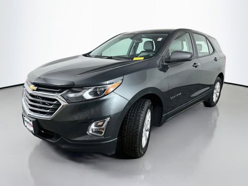 Used 2019 Chevrolet Equinox LS AWD/4WD image 3