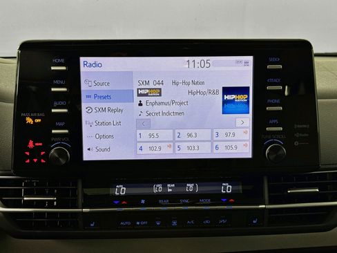 Certified 2024 Toyota Sienna XLE FWD image 14