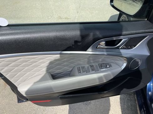 Used 2019 Genesis G70 2.0T Advanced w/ Prestige Package AWD/4WD image 10