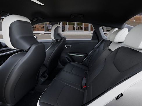 New 2026 Kia K4 GT-Line image 18