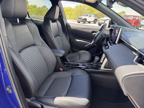 Used 2025 Toyota Corolla Cross AWD Hybrid w/ Convenience Package image 28