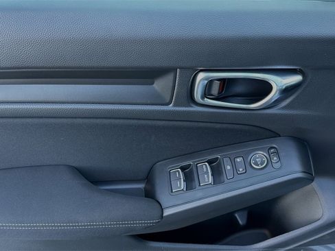 Used 2025 Honda Civic Sport image 9