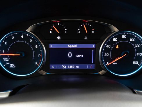 Used 2023 Chevrolet Traverse LT FWD image 25