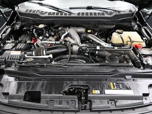 Used 2023 Ford F250 Lariat w/ Lariat Ultimate Package AWD/4WD image 8