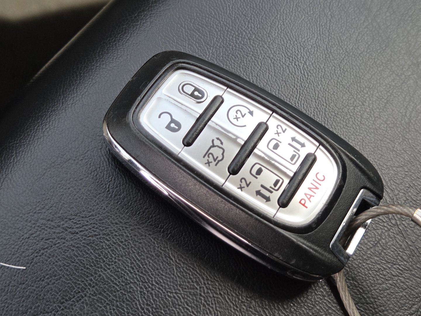 Used 2023 Chrysler Pacifica Touring-L FWD image 33