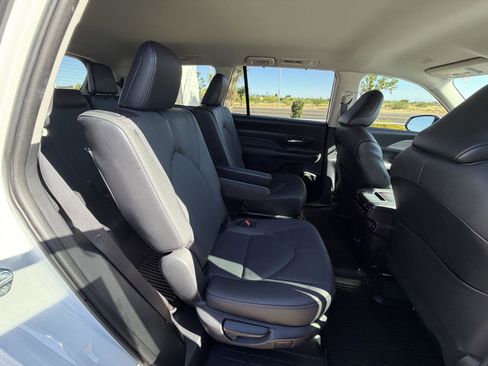 Used 2024 Toyota Grand Highlander FWD image 25