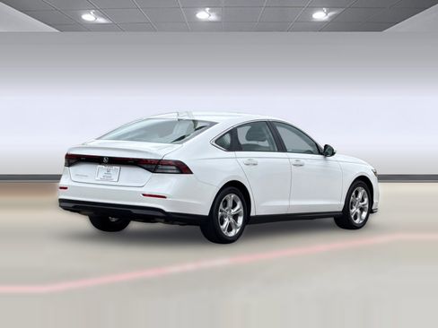 Certified 2023 Honda Accord LX image 8
